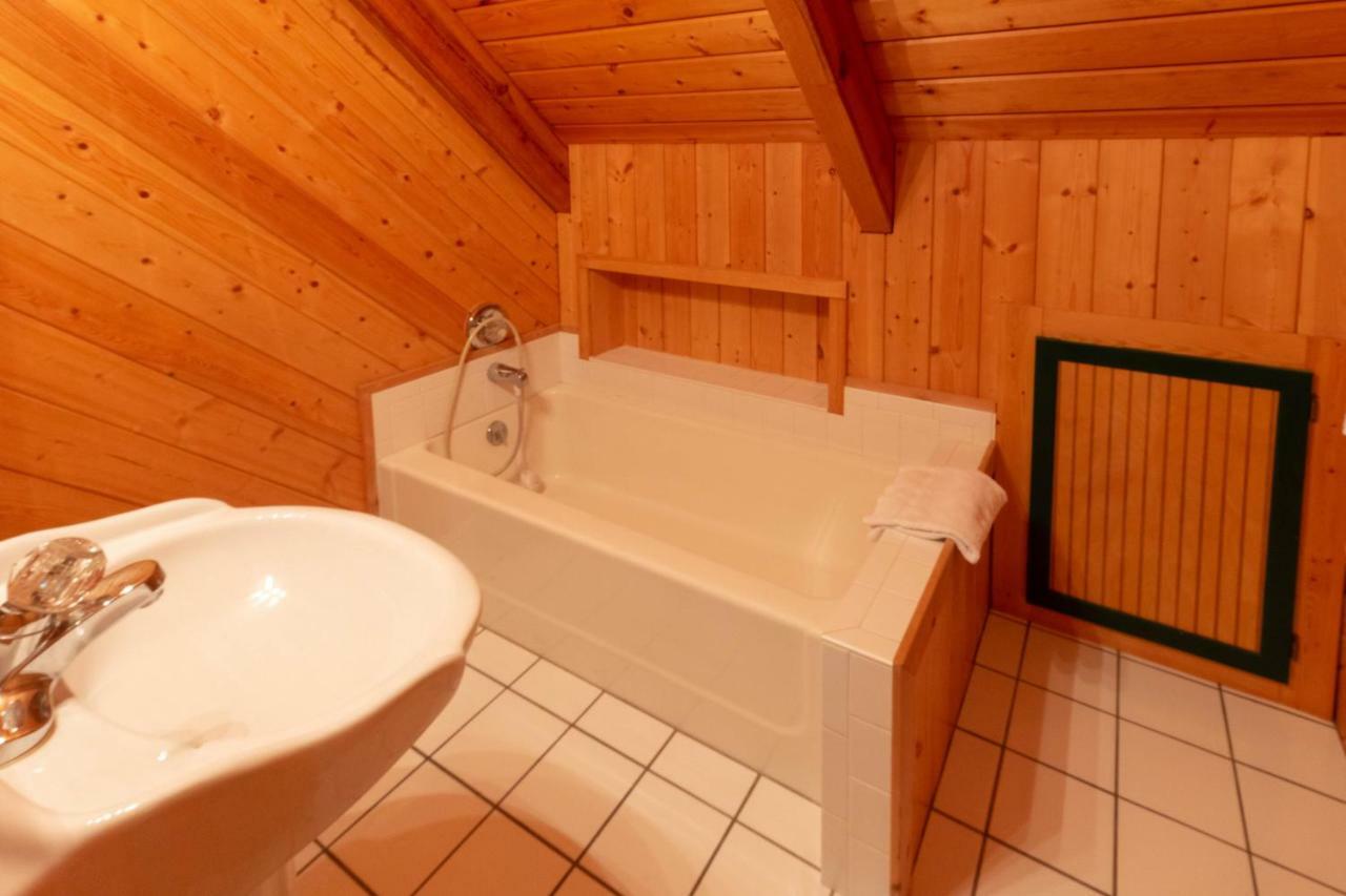 Creekside Bunkhouse Villa Whittier Bagian luar foto