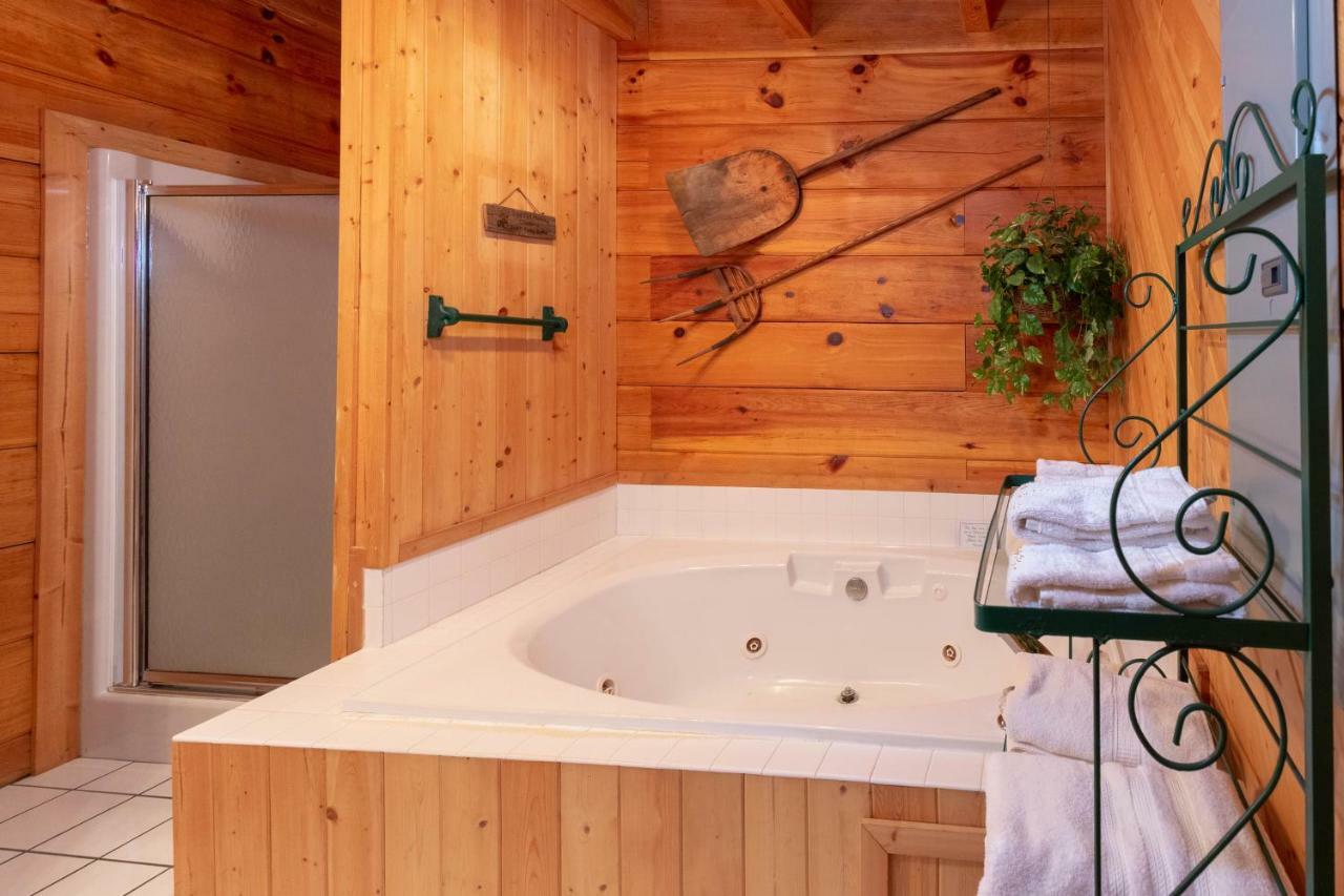 Creekside Bunkhouse Villa Whittier Bagian luar foto